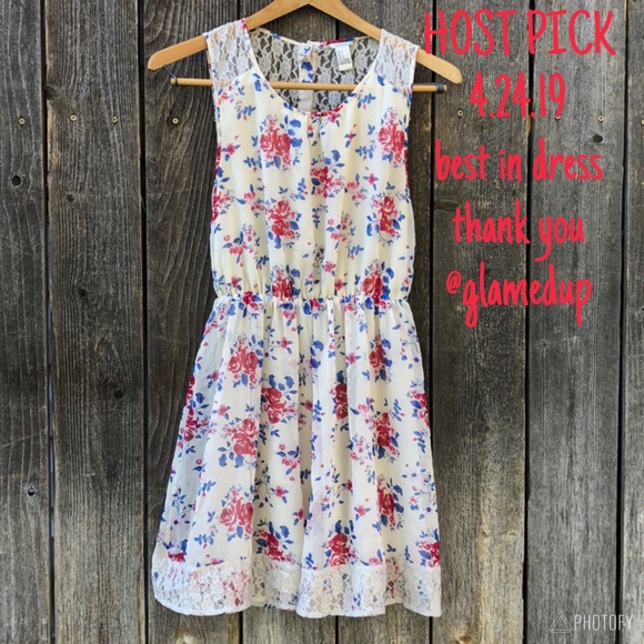 Forever 21 Dresses & Skirts - 🎉HP🎉 F21 small cream sleeveless blue/red floral